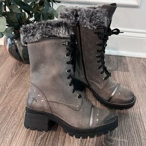 FLASH SALE! NWOT Dromedaris Slate Gray Fur-Lined Lace-Up Leather Boots Size 38